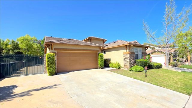 3196 Hannover Street, Corona, CA 92882