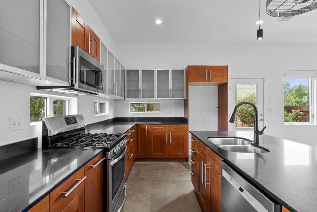 7404 Ava LN, Austin, TX 78724