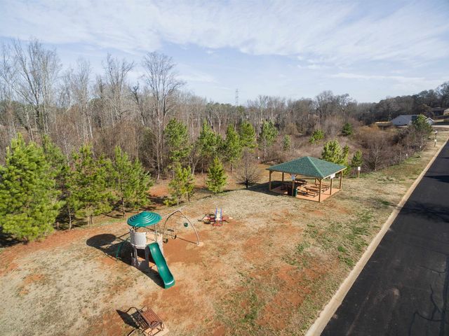 279 Stonewood Crossing Drive, Boiling Springs, SC 29316