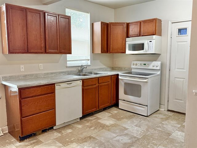 821 Trimble Avenue, Kalamazoo, MI 49048