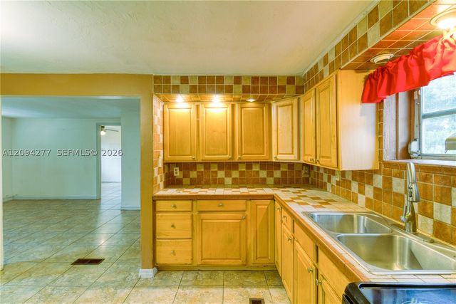 625 Columbus Pkwy, Hollywood, FL 33021