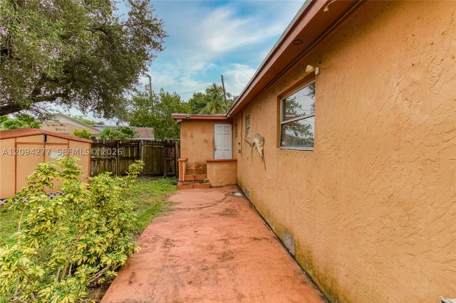 625 Columbus Pkwy, Hollywood, FL 33021