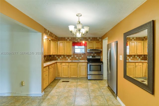 625 Columbus Pkwy, Hollywood, FL 33021