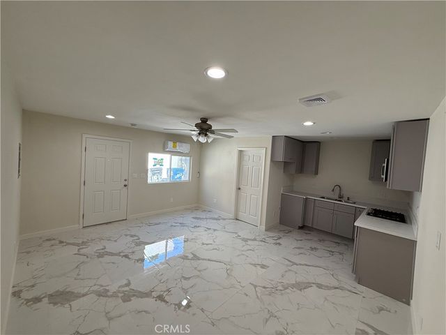 11810 S Figueroa S, Los Angeles, CA 90061
