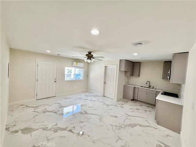 11810 S Figueroa S, Los Angeles, CA 90061