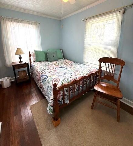 E 424 Parrish ST, Covington, VA 24426