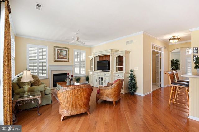 933 LAURENS LN, Warwick, PA 18974