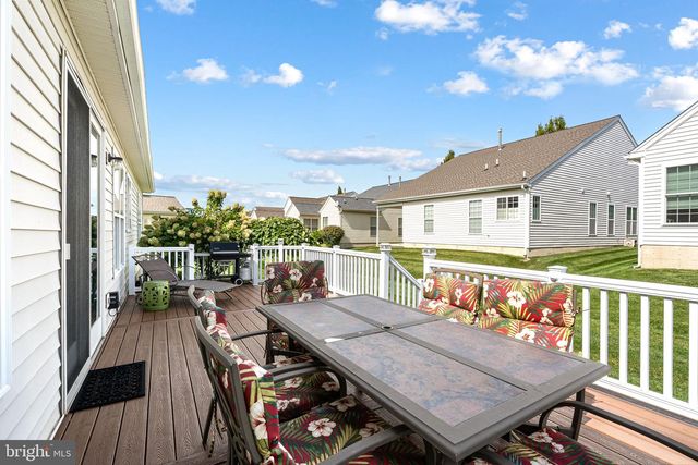 933 LAURENS LN, Warwick, PA 18974