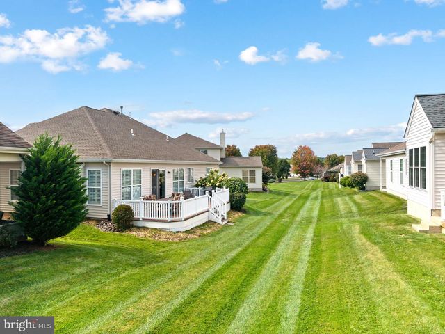 933 LAURENS LN, Warwick, PA 18974