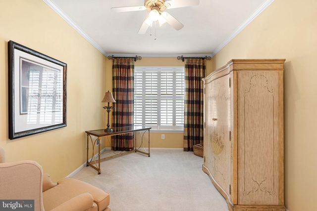 933 LAURENS LN, Warwick, PA 18974