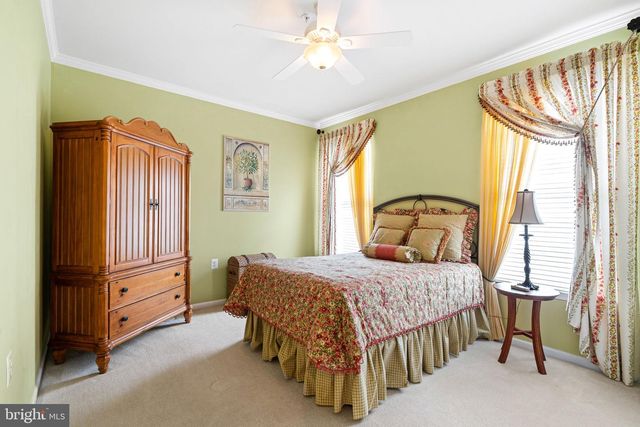 933 LAURENS LN, Warwick, PA 18974