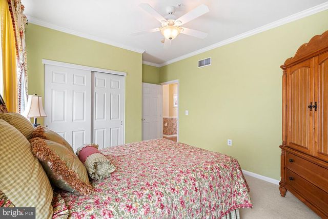 933 LAURENS LN, Warwick, PA 18974