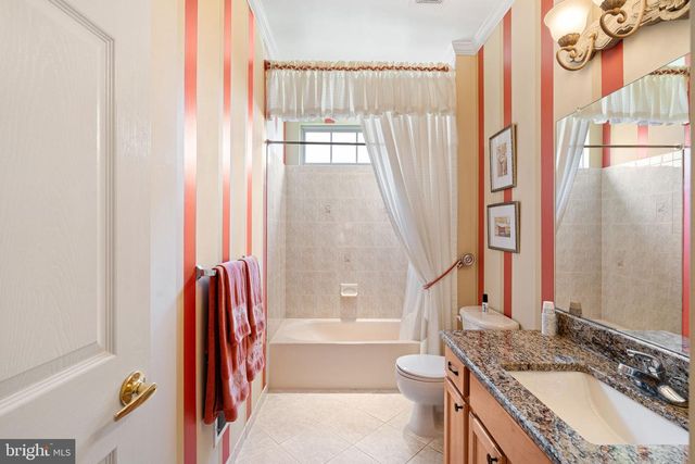 933 LAURENS LN, Warwick, PA 18974