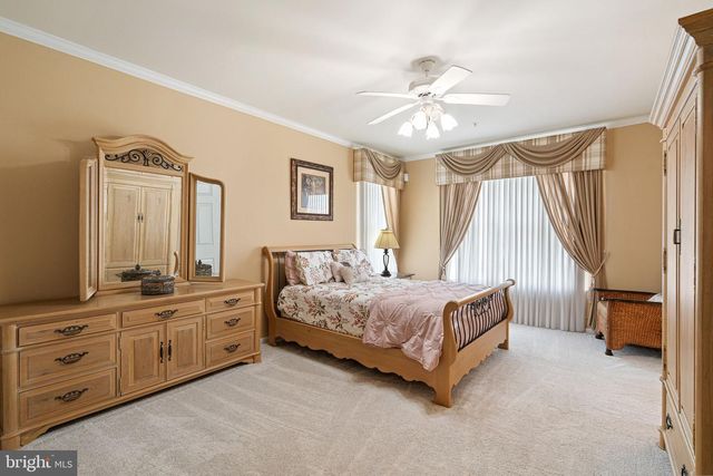 933 LAURENS LN, Warwick, PA 18974
