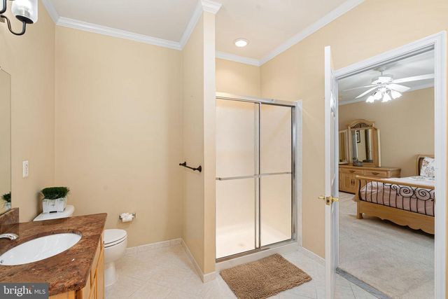 933 LAURENS LN, Warwick, PA 18974