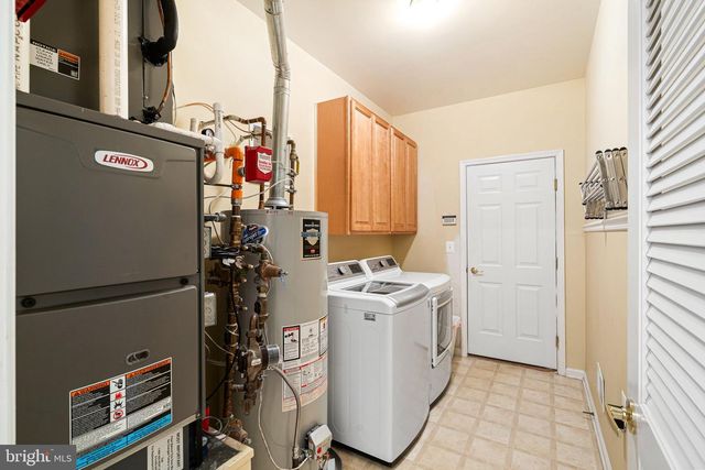 933 LAURENS LN, Warwick, PA 18974