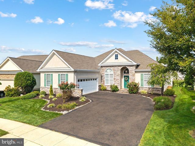 933 LAURENS LN, Warwick, PA 18974