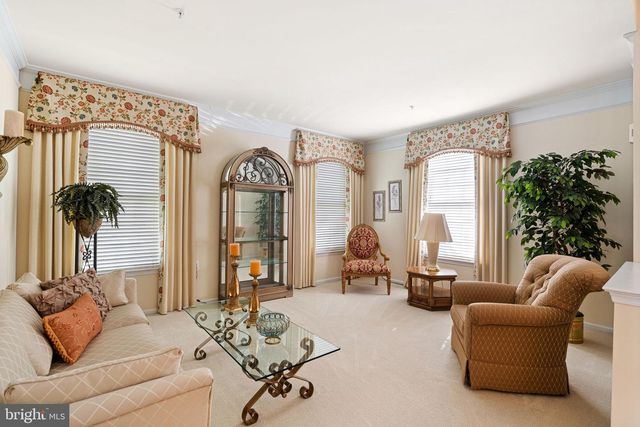 933 LAURENS LN, Warwick, PA 18974