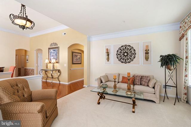 933 LAURENS LN, Warwick, PA 18974
