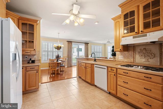 933 LAURENS LN, Warwick, PA 18974