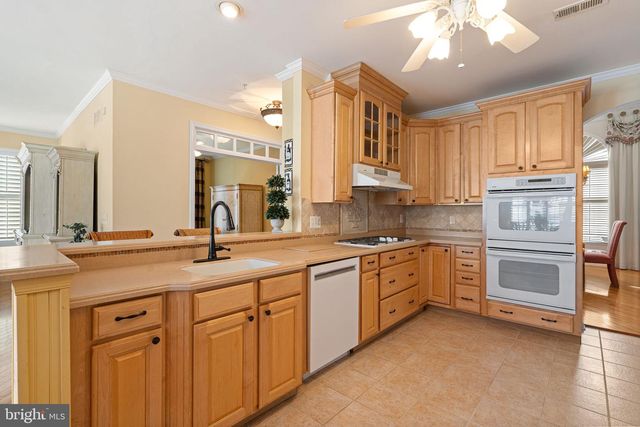 933 LAURENS LN, Warwick, PA 18974