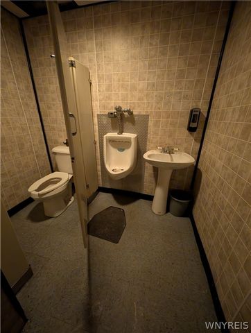 1881 Clinton Street, Buffalo, NY 14206