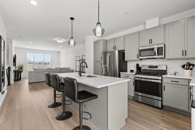 30W158 Wheeler Circle, Warrenville, IL 60563