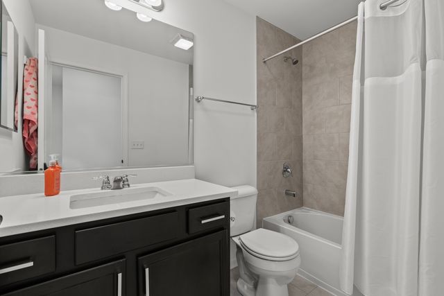 30W158 Wheeler Circle, Warrenville, IL 60563