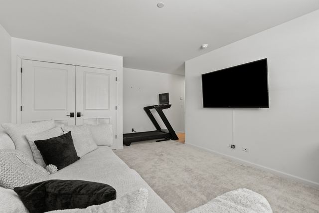 30W158 Wheeler Circle, Warrenville, IL 60563