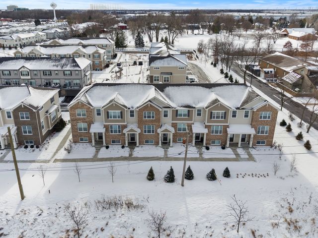 30W158 Wheeler Circle, Warrenville, IL 60563