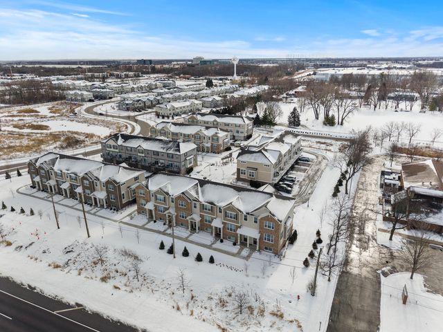 30W158 Wheeler Circle, Warrenville, IL 60563