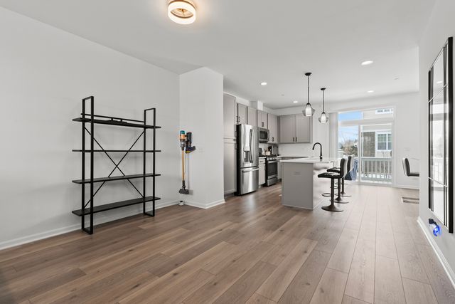 30W158 Wheeler Circle, Warrenville, IL 60563