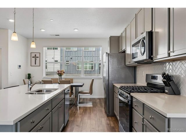 6910 Merseyside Ln, Castle Pines, CO 80108