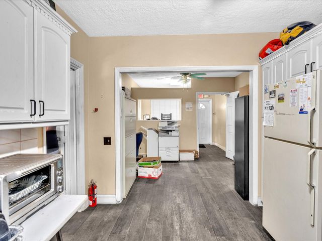 4901 SW 51st St, Davie, FL 33314