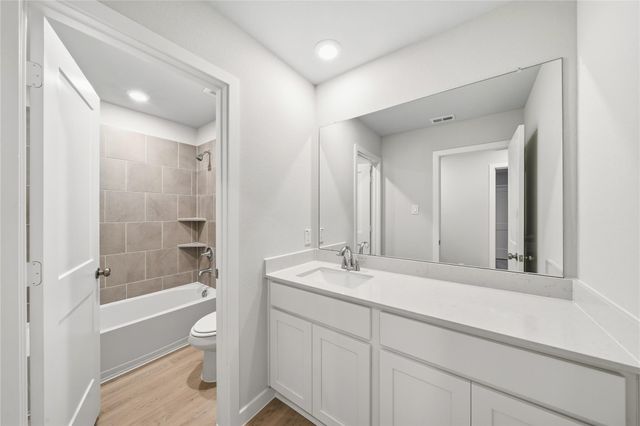6603 Hidden Dunes Drive, Baytown, TX 77521