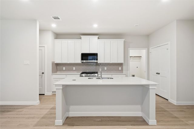 6603 Hidden Dunes Drive, Baytown, TX 77521