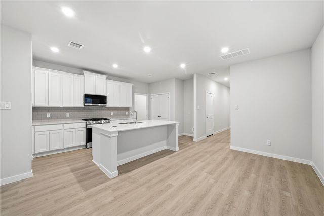 6603 Hidden Dunes Drive, Baytown, TX 77521