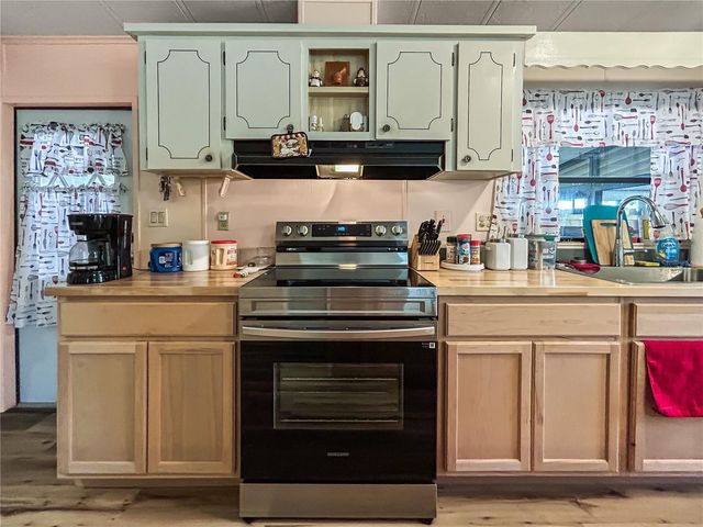 36412 LE SABRE WAY, Zephyrhills, FL 33541