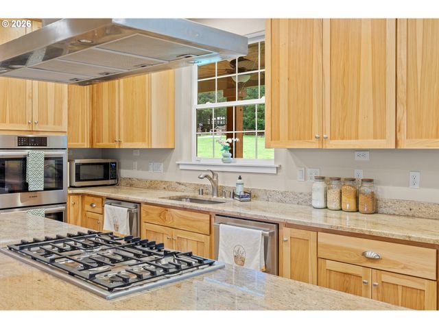 7015 Ne FERRIS Rd, La Center, WA 98629