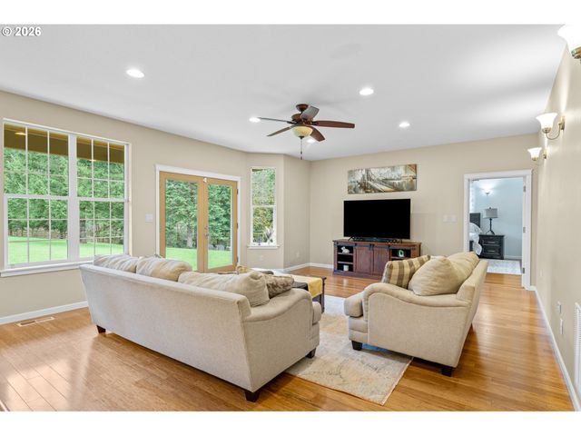 7015 Ne FERRIS Rd, La Center, WA 98629