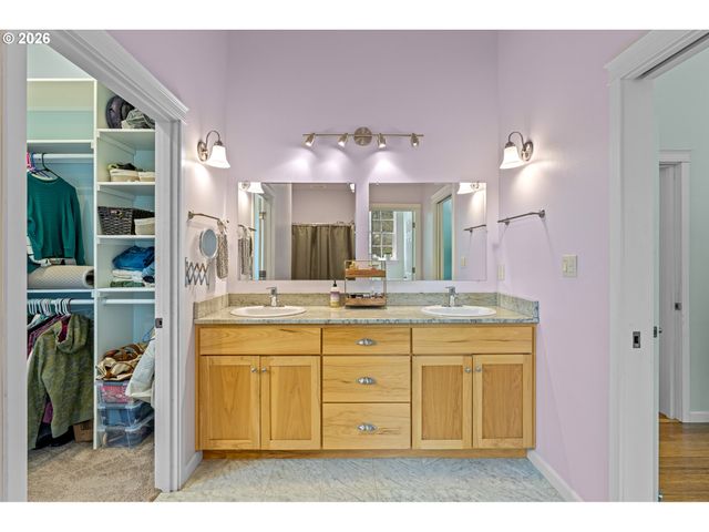 7015 Ne FERRIS Rd, La Center, WA 98629