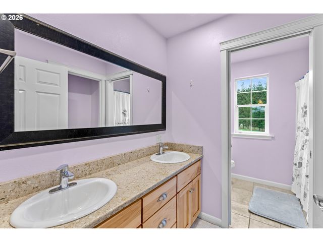 7015 Ne FERRIS Rd, La Center, WA 98629