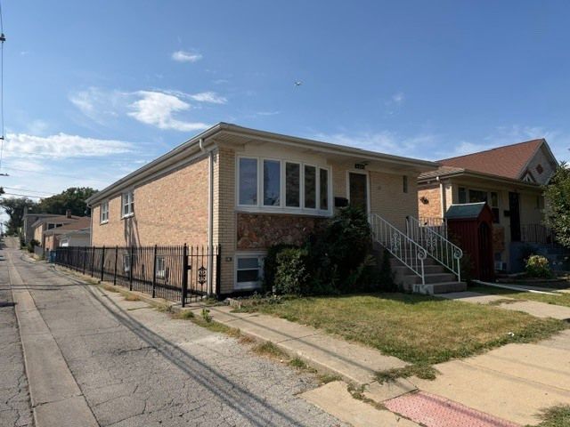 4414 N Nagle Avenue 1, Harwood Heights, IL 60706