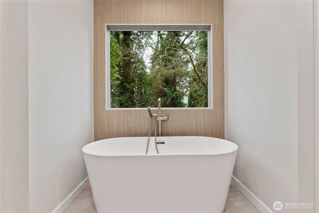 9012 124th Lane NE, Kirkland, WA 98033