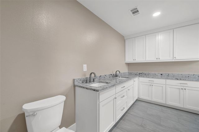 402 Bayou Bend, Baytown, TX 77521