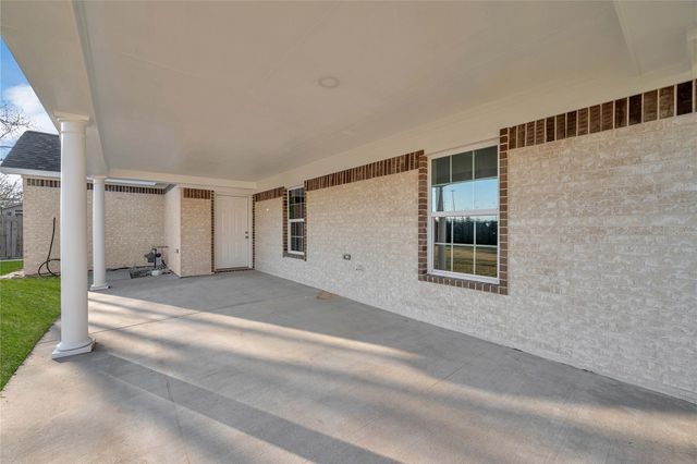 402 Bayou Bend, Baytown, TX 77521