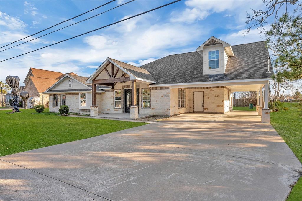 402 Bayou Bend, Baytown, TX 77521