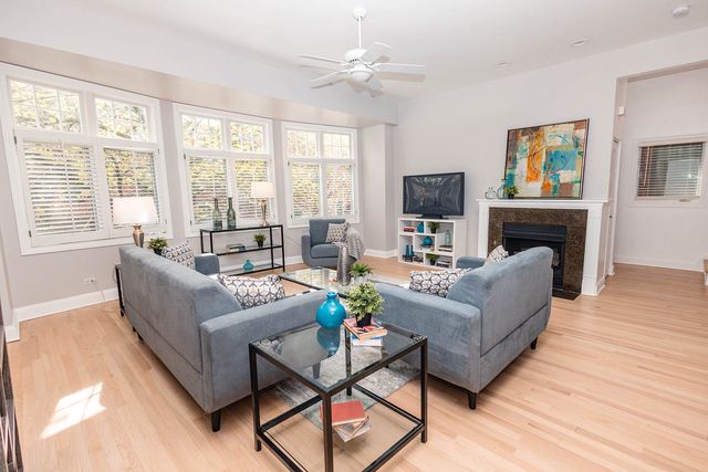 3056 N Paulina Street, Chicago, IL 60657