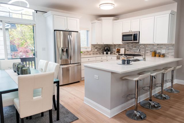 3056 N Paulina Street, Chicago, IL 60657