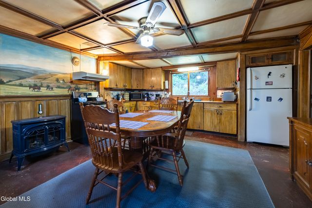 39 E Hill Road, Berne, NY 12009